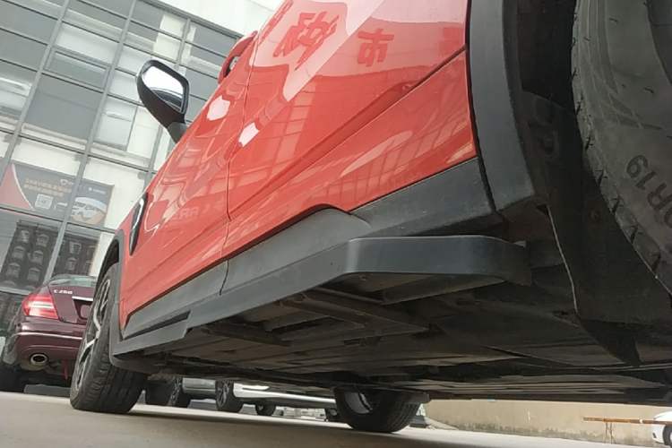 Used Lynk & Co 01 2017 2.0T Four-Wheel Drive Pro Edition Left Side Sill