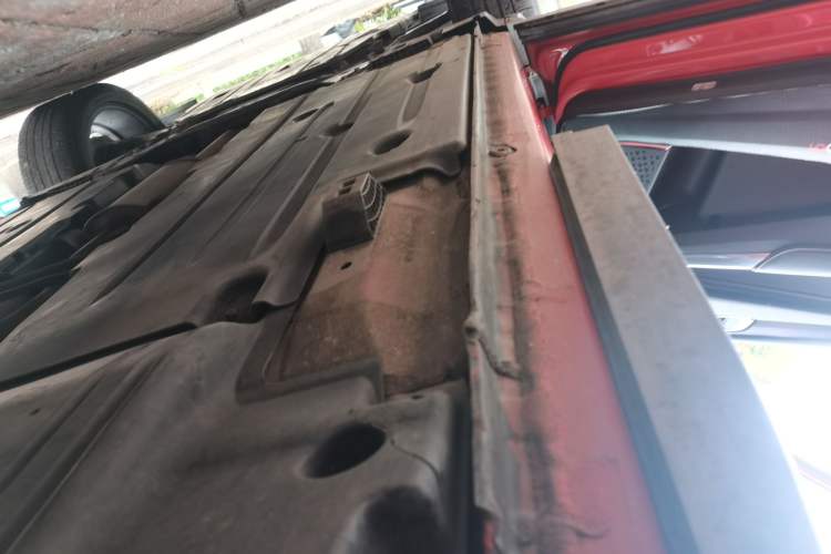 Used Lynk & Co 01 2017 2.0T Four-Wheel Drive Pro Edition Left Side Sill