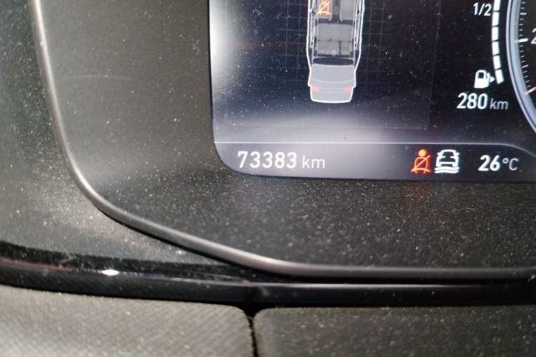 Used Lynk & Co 01 2017 2.0T Four-Wheel Drive Pro Edition Odometer Close Up