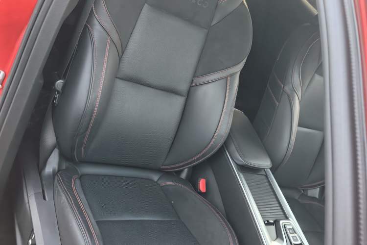 Used Lynk & Co 01 2017 2.0T Four-Wheel Drive Pro Edition Right Front Seat