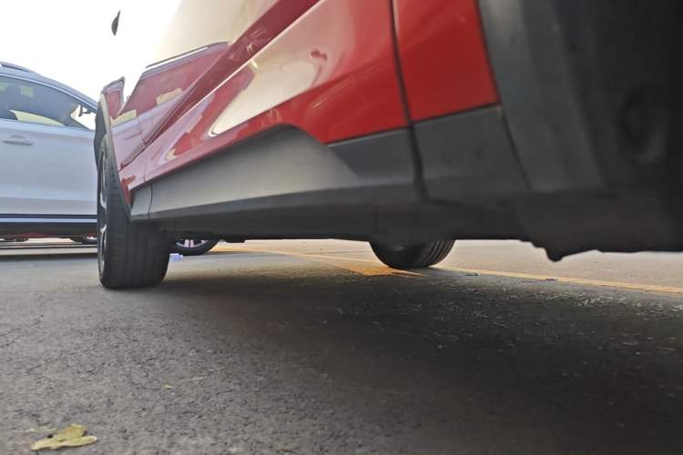 Used Lynk & Co 01 2017 2.0T Four-Wheel Drive Pro Edition Right Side Sill