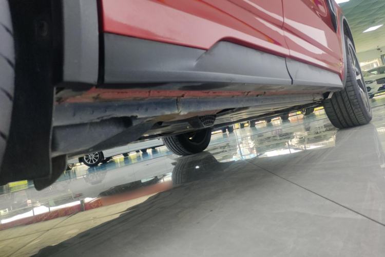 Used Lynk & Co 01 2017 2.0T Four-Wheel Drive Pro Edition Right Side Sill