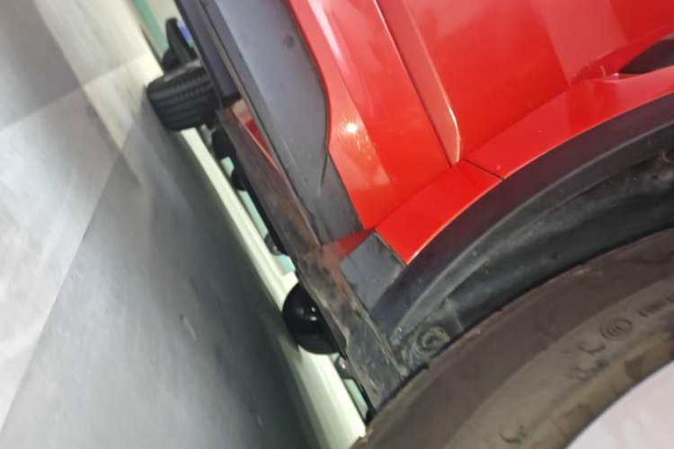 Used Lynk & Co 01 2017 2.0T Four-Wheel Drive Pro Edition Right Side Sill