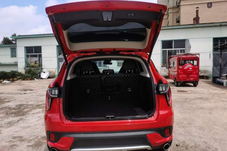 Used Lynk & Co 01 2017 2.0T Four-Wheel Drive Pro Edition Trunk