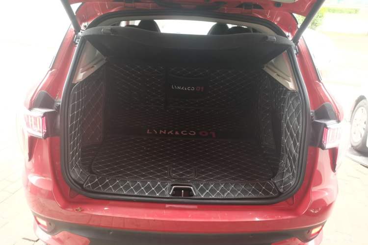 Used Lynk & Co 01 2017 2.0T Four-Wheel Drive Pro Edition Trunk