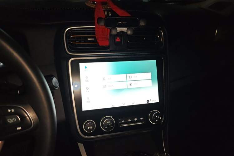 Used Lynk & Co 01 2017 2.0T Two-Wheel Drive Pro Edition Audio And AC Panel