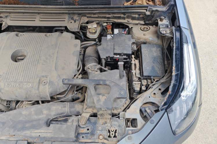 Used Lynk & Co 01 2017 2.0T Four-Wheel Drive Pro Edition Engine Bay Left