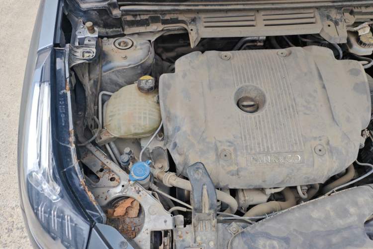Used Lynk & Co 01 2017 2.0T Four-Wheel Drive Pro Edition Engine Bay Right