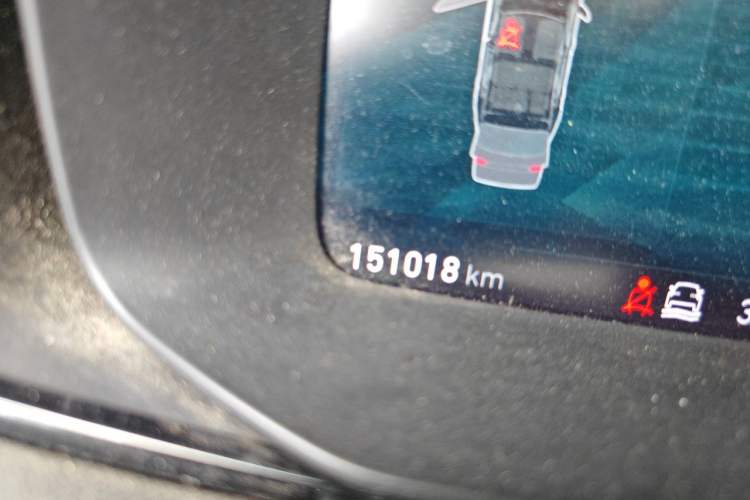 Used Lynk & Co 01 2017 2.0T Four-Wheel Drive Pro Edition Odometer Close Up