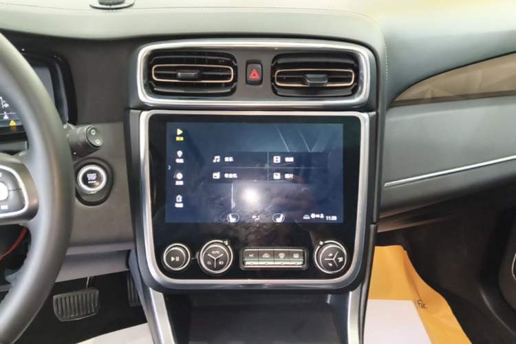 Used Lynk & Co 01 2017 2.0T Two-Wheel Drive Pro Edition Audio And AC Panel