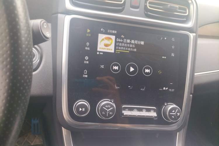 Used Lynk & Co 01 2017 2.0T Two-Wheel Drive Pro Edition Audio And AC Panel