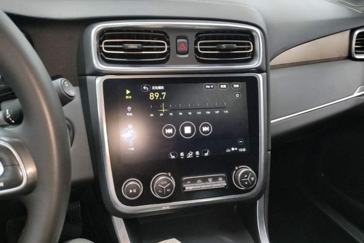 Used Lynk & Co 01 2017 2.0T Two-Wheel Drive Pro Edition Audio And AC Panel