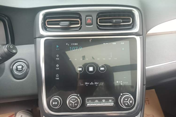 Used Lynk & Co 01 2017 2.0T Two-Wheel Drive Pro Edition Audio And AC Panel