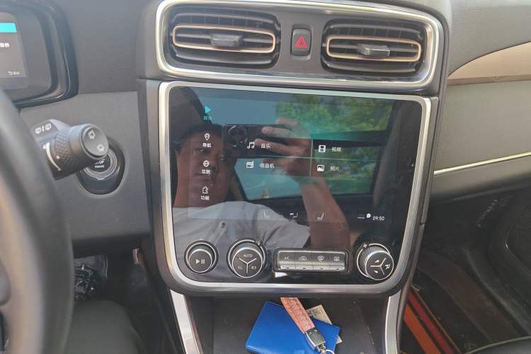 Used Lynk & Co 01 2017 2.0T Two-Wheel Drive Pro Edition Audio And AC Panel