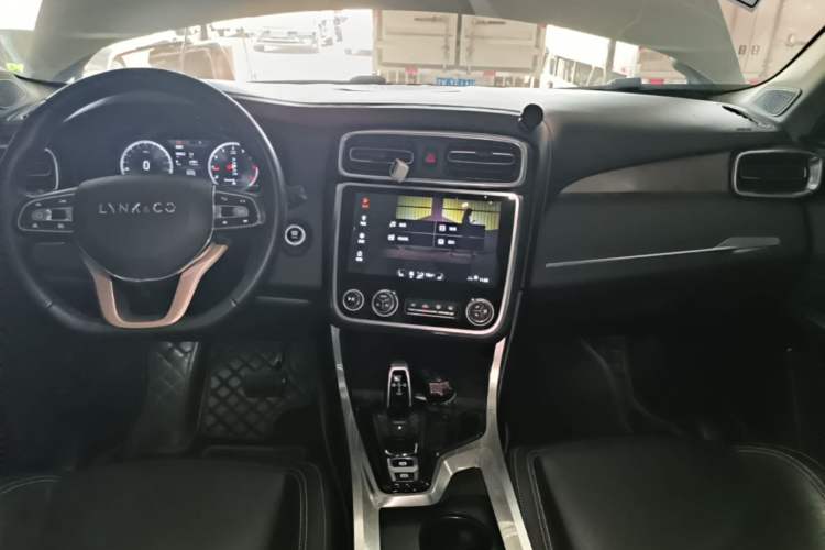 Used Lynk & Co 01 2017 2.0T Two-Wheel Drive Pro Edition Audio And AC Panel