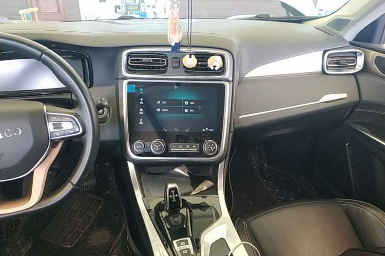 Used Lynk & Co 01 2017 2.0T Two-Wheel Drive Pro Edition Audio And AC Panel