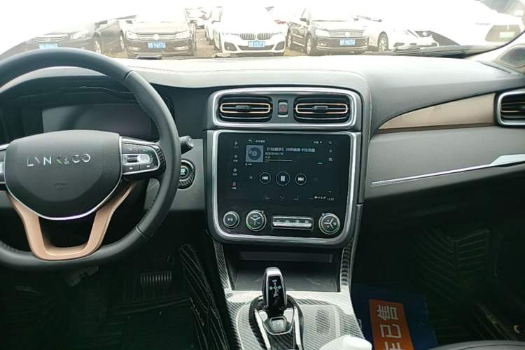 Used Lynk & Co 01 2017 2.0T Two-Wheel Drive Pro Edition Audio And AC Panel