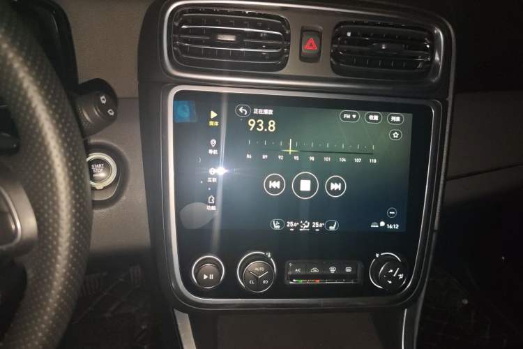 Used Lynk & Co 01 2017 2.0T Four-Wheel Drive Pro Edition Audio And AC Panel