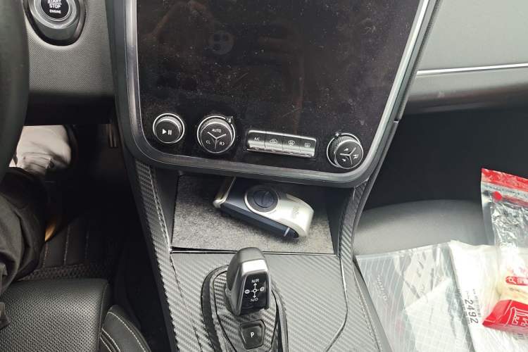Used Lynk & Co 01 2017 2.0T Two-Wheel Drive Pro Edition Audio And AC Panel