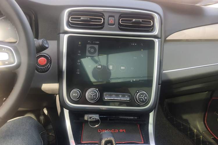 Used Lynk & Co 01 2017 2.0T Two-Wheel Drive Pro Edition Audio And AC Panel