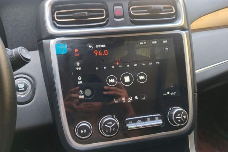 Used Lynk & Co 01 2017 2.0T Two-Wheel-Drive Version Audio And AC Panel