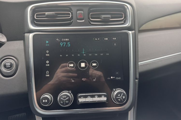 Used Lynk & Co 01 2017 2.0T Two-Wheel Drive Pro Edition Audio And AC Panel