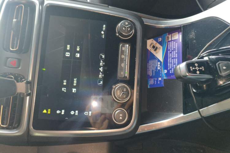 Used Lynk & Co 01 2017 2.0T Two-Wheel Drive Pro Edition Audio And AC Panel