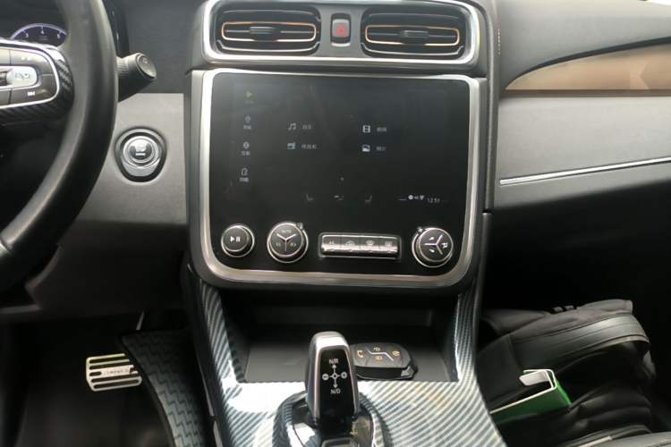 Used Lynk & Co 01 2017 2.0T Two-Wheel Drive Pro Edition Audio And AC Panel