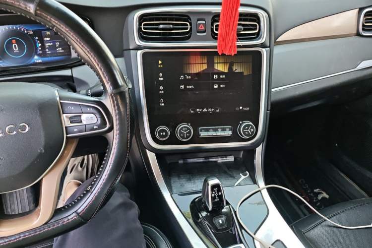 Used Lynk & Co 01 2017 2.0T Two-Wheel Drive Pro Edition Audio And AC Panel