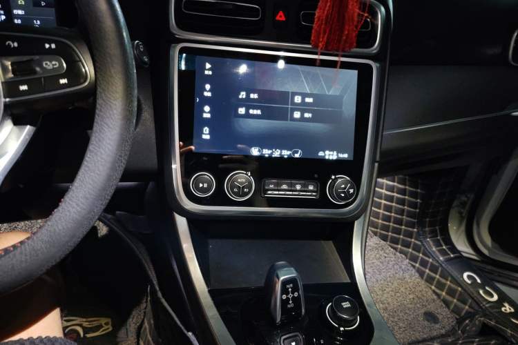 Used Lynk & Co 01 2017 2.0T Four-Wheel Drive Pro Edition Audio And AC Panel