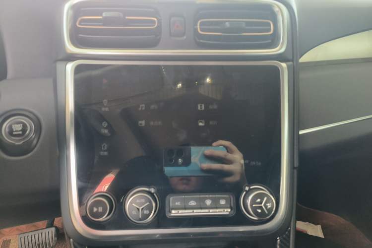 Used Lynk & Co 01 2017 2.0T Two-Wheel Drive Pro Edition Audio And AC Panel