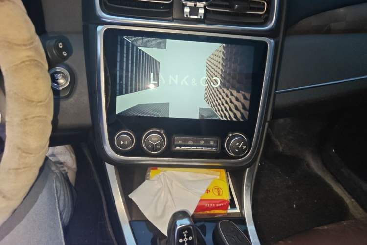 Used Lynk & Co 01 2017 2.0T Two-Wheel Drive Pro Edition Audio And AC Panel