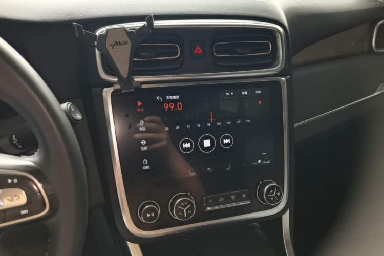 Used Lynk & Co 01 2017 2.0T Two-Wheel Drive Pro Edition Audio And AC Panel
