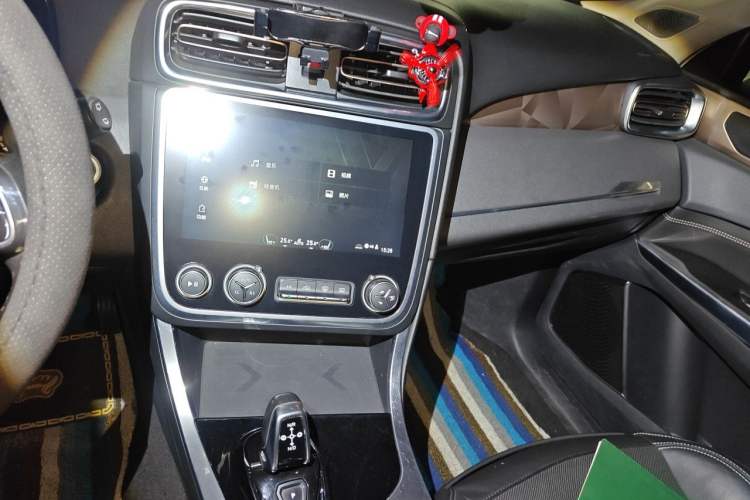 Used Lynk & Co 01 2017 2.0T Two-Wheel Drive Pro Edition Audio And AC Panel