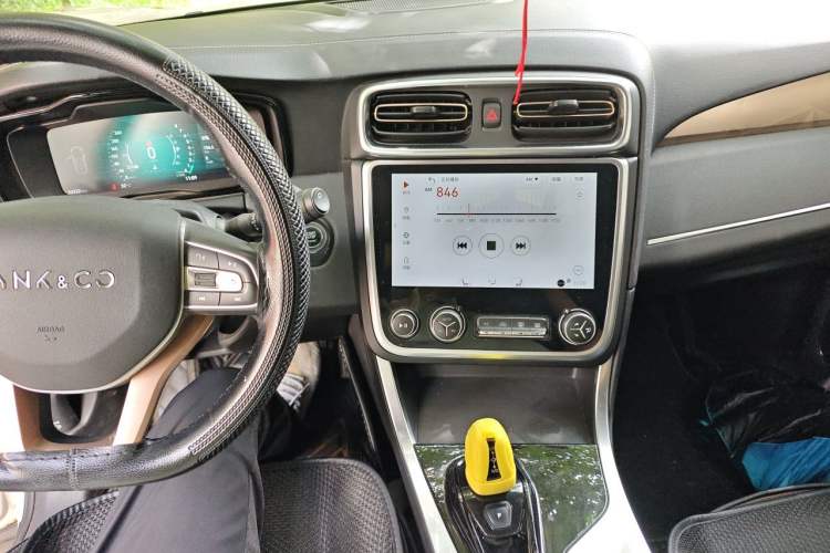 Used Lynk & Co 01 2017 2.0T Two-Wheel Drive Pro Edition Audio And AC Panel