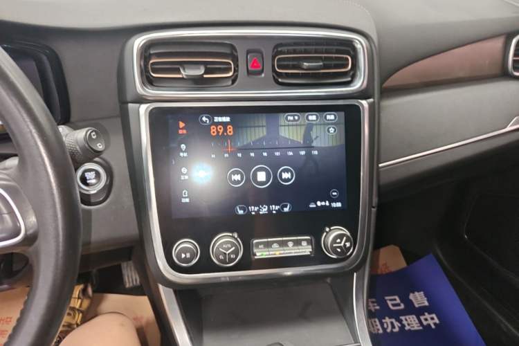 Used Lynk & Co 01 2017 2.0T Two-Wheel Drive Pro Edition Audio And AC Panel