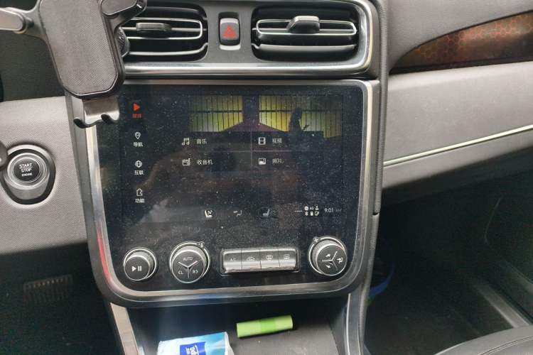 Used Lynk & Co 01 2017 2.0T Four-Wheel Drive Pro Edition Audio And AC Panel
