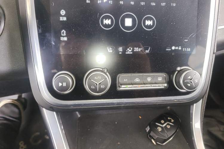 Used Lynk & Co 01 2017 2.0T Four-Wheel Drive Pro Edition Audio And AC Panel