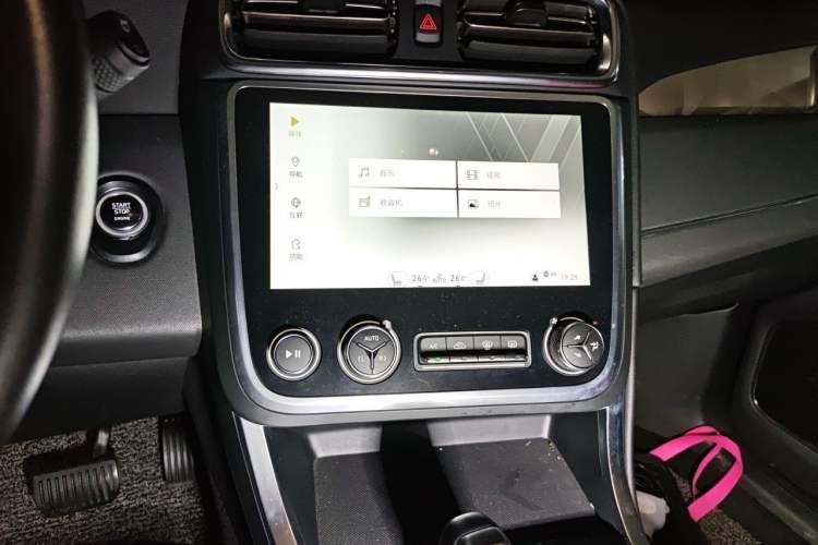 Used Lynk & Co 01 2017 2.0T Two-Wheel Drive Pro Edition Audio And AC Panel