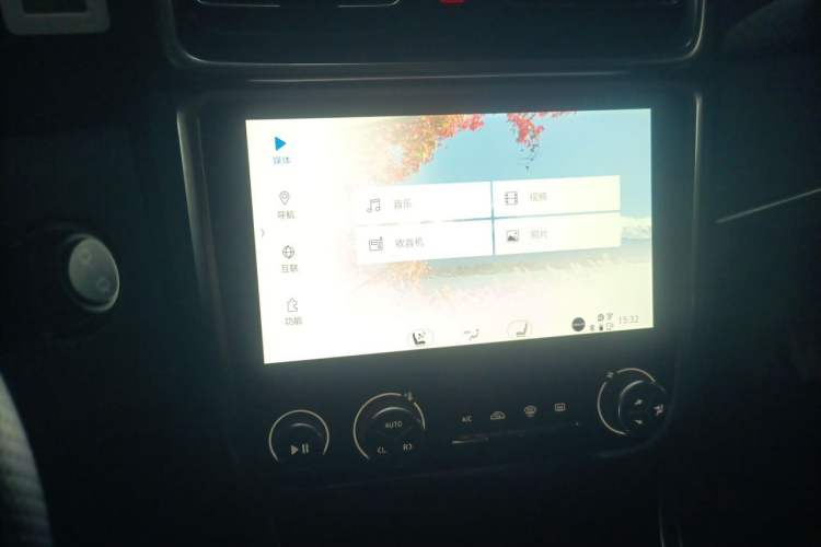 Used Lynk & Co 01 2017 2.0T Four-Wheel Drive Pro Edition Audio And AC Panel
