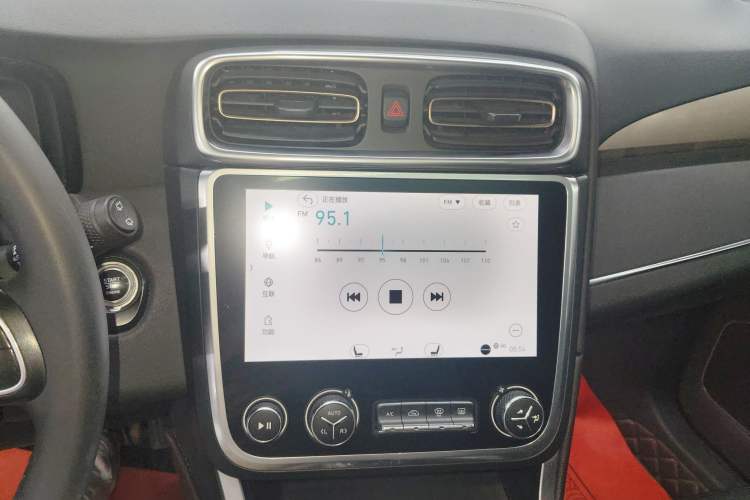 Used Lynk & Co 01 2017 2.0T Two-Wheel Drive Pro Edition Audio And AC Panel