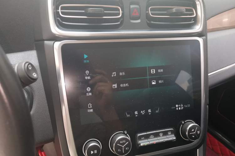 Used Lynk & Co 01 2017 2.0T Two-Wheel Drive Pro Edition Audio And AC Panel