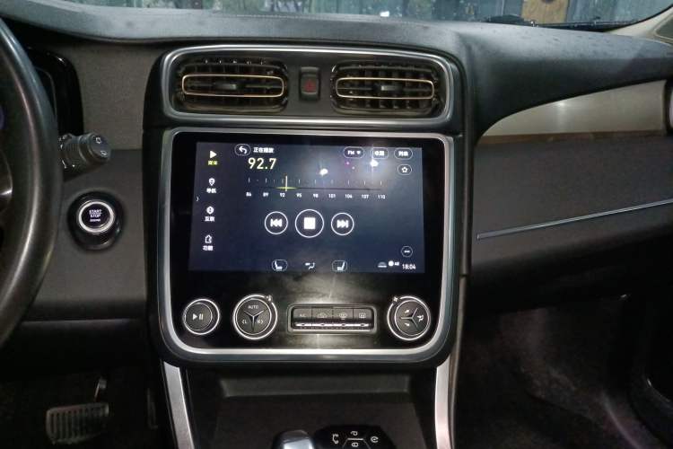 Used Lynk & Co 01 2017 2.0T Two-Wheel Drive Pro Edition Audio And AC Panel