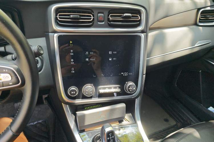 Used Lynk & Co 01 2017 2.0T Two-Wheel Drive Pro Edition Audio And AC Panel