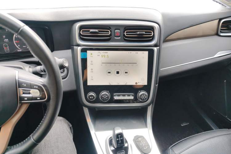Used Lynk & Co 01 2017 2.0T Two-Wheel Drive Pro Edition Audio And AC Panel