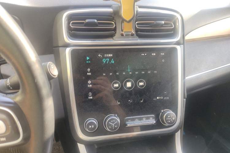 Used Lynk & Co 01 2017 2.0T Two-Wheel Drive Pro Edition Audio And AC Panel
