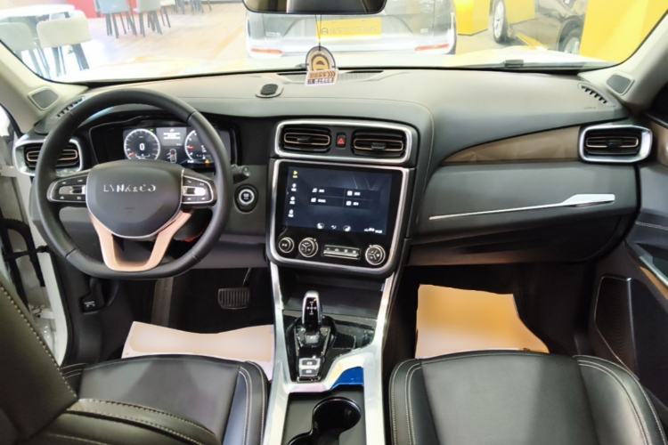 Used Lynk & Co 01 2017 2.0T Two-Wheel Drive Pro Edition Center Console
