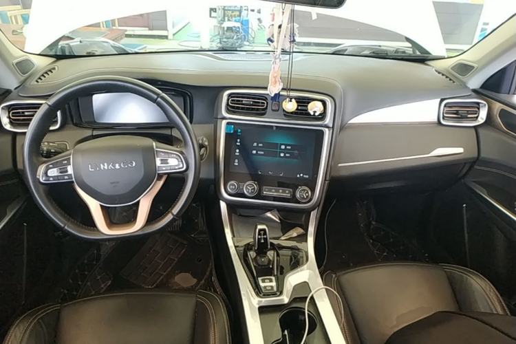 Used Lynk & Co 01 2017 2.0T Two-Wheel Drive Pro Edition Center Console