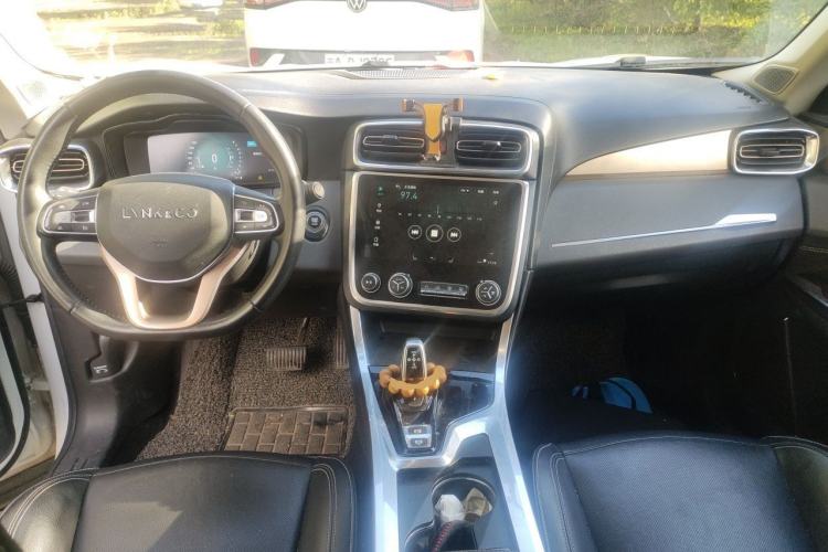 Used Lynk & Co 01 2017 2.0T Two-Wheel Drive Pro Edition Center Console