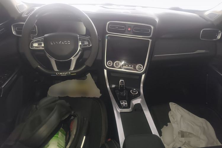 Used Lynk & Co 01 2017 2.0T Four-Wheel Drive Pro Edition Center Console
